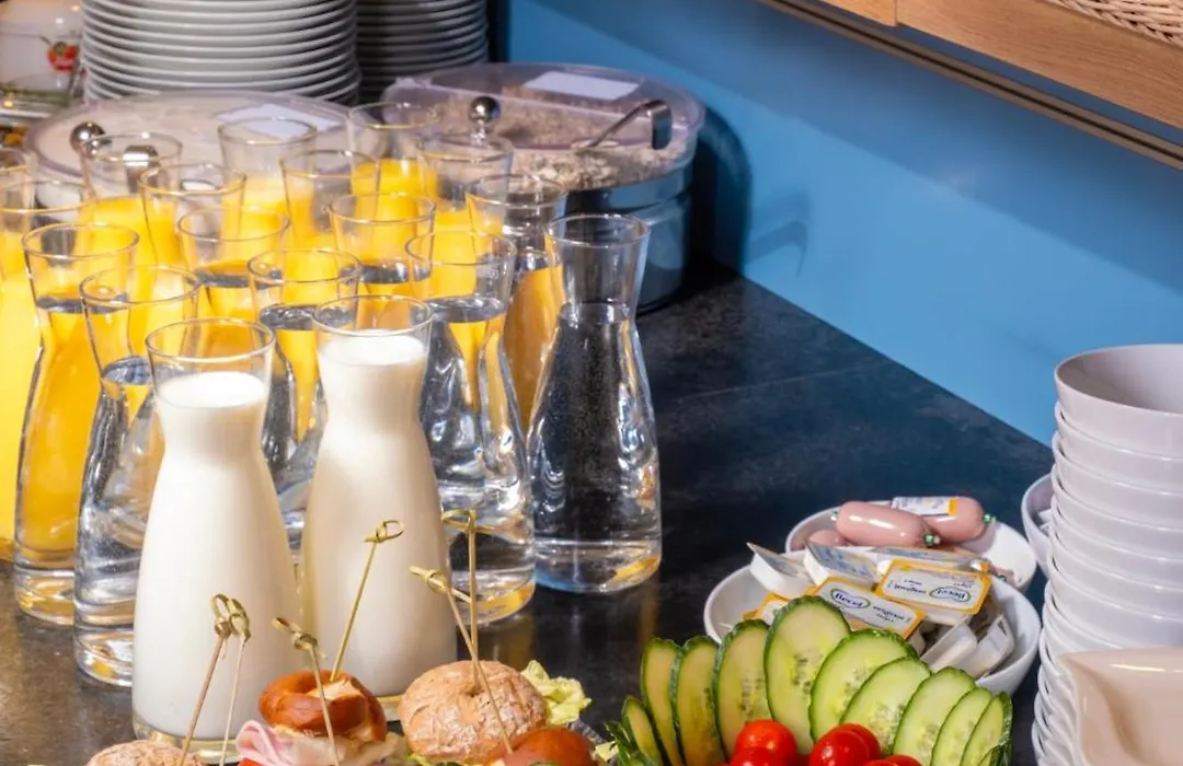 Villa Floeckner Bed & Breakfast-1