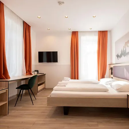 Villa Floeckner Bed & Breakfast-3
